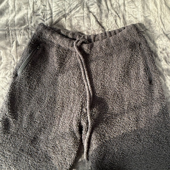 Skims Cozy Black Sherpa Joggers - Picture 5 of 5